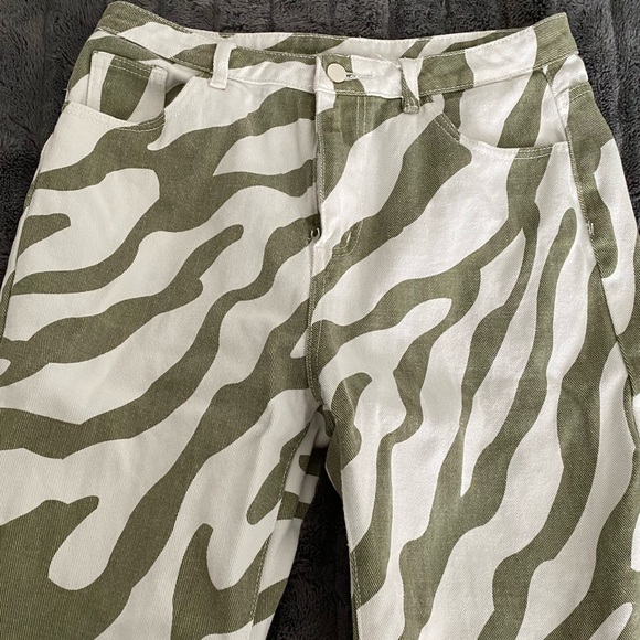 Green Zebra Pants - Picture 2 of 3